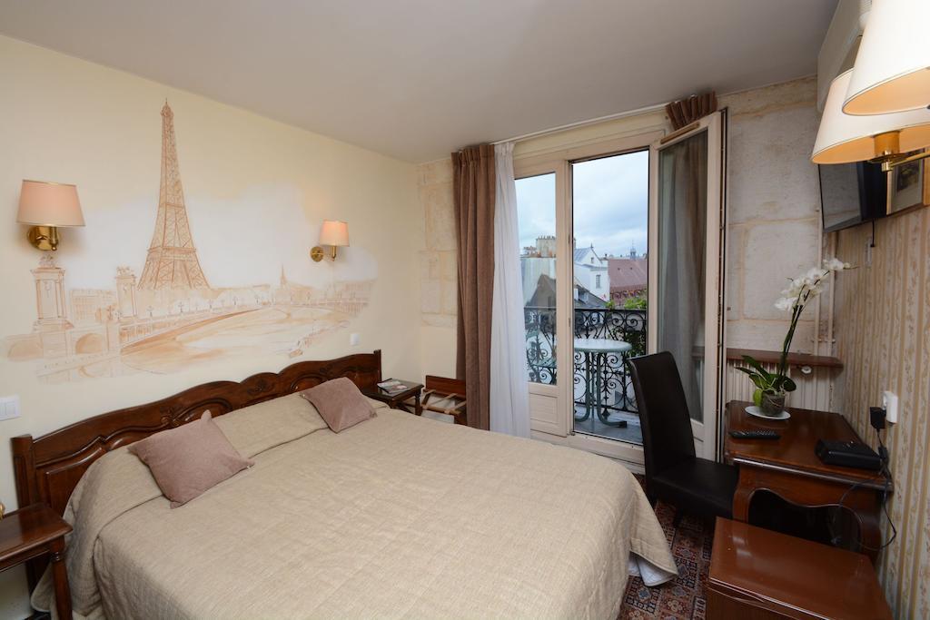 Familia Hotel Paris Oda fotoğraf